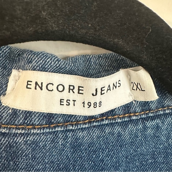Encore Jeans Women’s Long Sleeve Distressed Raw Hem Denim Jacket Size 2XL GUC - Picture 6 of 8